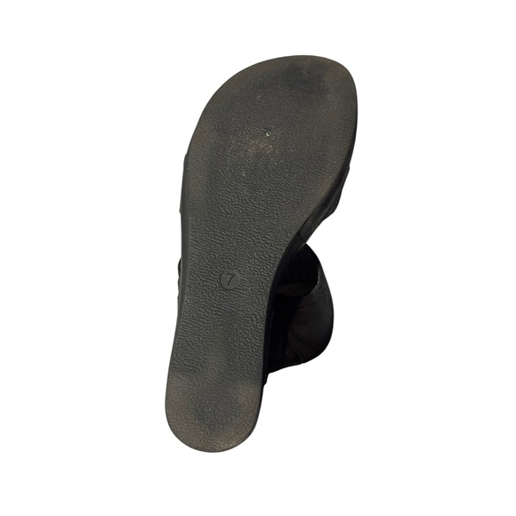 LIKE NEW Pierre Dumas Black Platform Wedge Sandals Toe Loop Slide Shoes Womens 7 - Picture 6 of 7